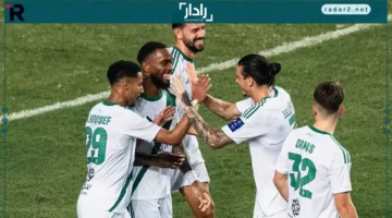 غياب مفاجئ.. دفاع الأهلي يتعرض لصدمة قبل مواجهة الشباب